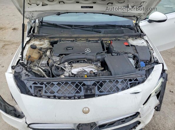 WDD3G4EB2KW001618 2019 MERCEDES-BENZ A Белый Вид задней части салона