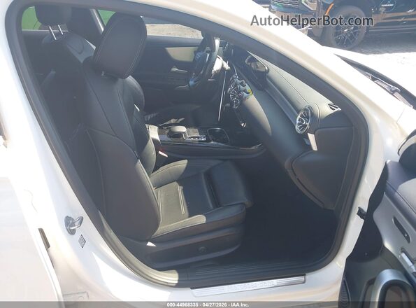 WDD3G4EB7KW035909 2019 MERCEDES-BENZ A 220 White Սալոնի դիմացի տեսք