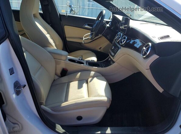 WDDSJ4EB3KN757400 2019 MERCEDES-BENZ CLA-CLASS White Вид салону спереду
