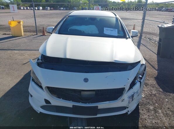 WDDSJ4EB4JN614017 2018 MERCEDES-BENZ CLA 250 White Widok zestawu wskaźników