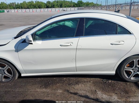 WDDSJ4EB4JN614017 2018 MERCEDES-BENZ CLA 250 White Widok wnętrza 360 stopni