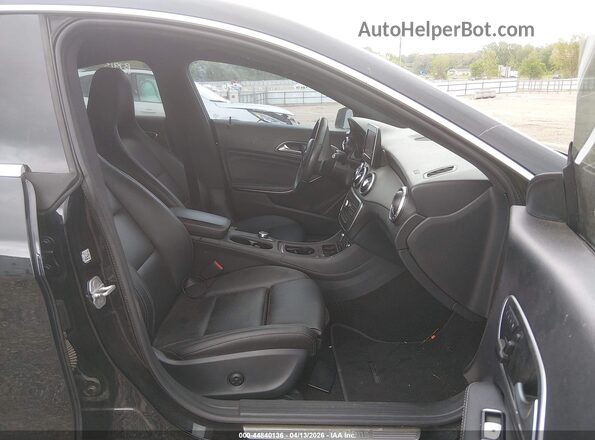 WDDSJ4EB6GN370752 2016 MERCEDES-BENZ CLA 250 Black Вид салону спереду