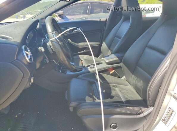 WDDSJ4EB8JN528239 2018 MERCEDES-BENZ CLA-CLASS White Սալոնի դիմացի տեսք