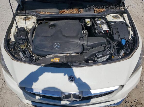 WDDSJ4EB8JN528239 2018 MERCEDES-BENZ CLA-CLASS White Սալոնի հետևի տեսք