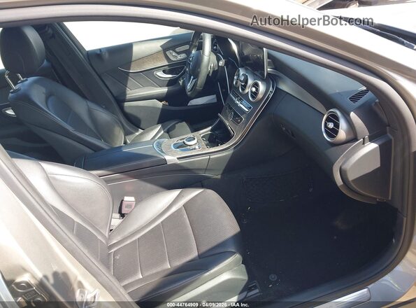 WDDWF8EB6LR526592 2020 MERCEDES-BENZ C-CLASS Silver Вид салону спереду