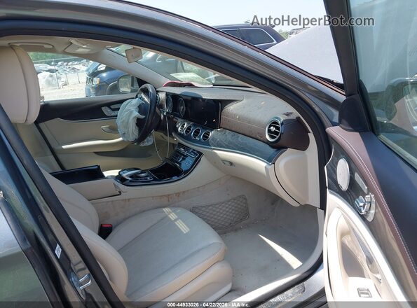 WDDZF4JB7HA076033 2017 MERCEDES-BENZ E-CLASS Gray Front interior view