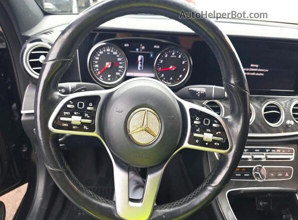 WDDZF4KB2KA573612 2019 MERCEDES-BENZ E Черный Вид панели приборов