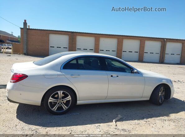 WDDZF4KB4HA281713 2017 MERCEDES-BENZ E-CLASS White Widok wnętrza z tyłu