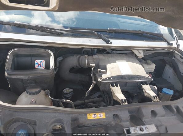 WDRPF1CD5KT007299 2019 FREIGHTLINER SPRINTER 2500 White Rear view
