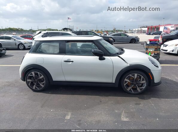 WMW23GD0XS2W34746 2025 MINI HARDTOP White Вид задньої частини салону