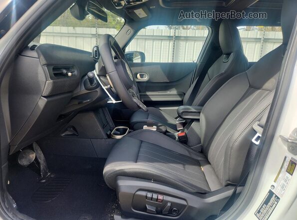 WMW53GD03T2Y08655 2026 MINI COOPER White Вид салону спереду