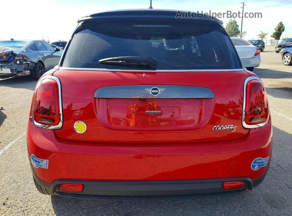 WMWXP3C0XM2P38824 2021 MINI COOPER Красный Вид сзади