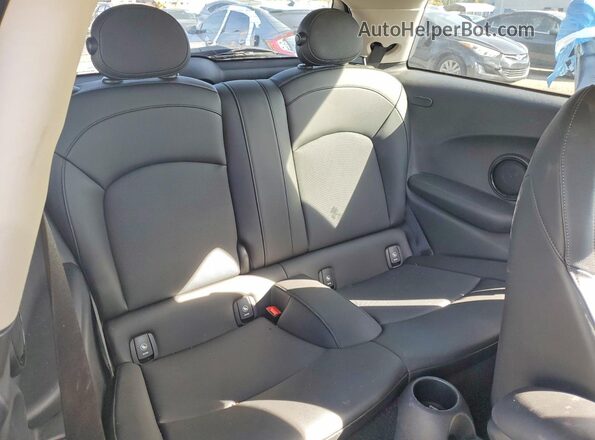 WMWXP3C0XM2P38824 2021 MINI COOPER Красный Вид задних сидений