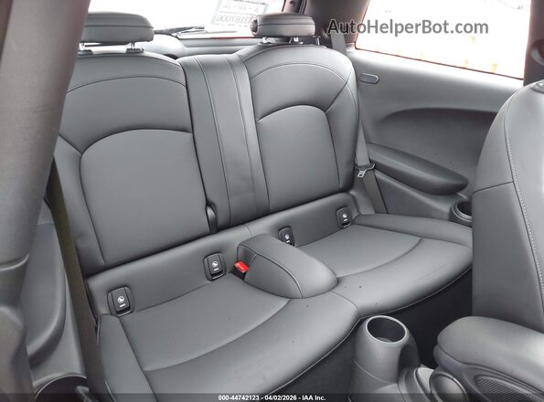 WMWXR3C03L2M05650 2020 MINI HARDTOP Серебряный Вид наклейки с VIN-кодом