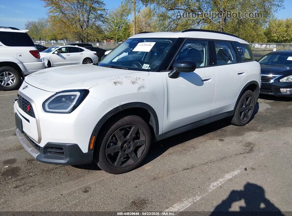 WMZ23GA08S7R46204 2025 MINI COUNTRYMAN White წინა მარცხენა ხედი სამი მეოთხედიდან