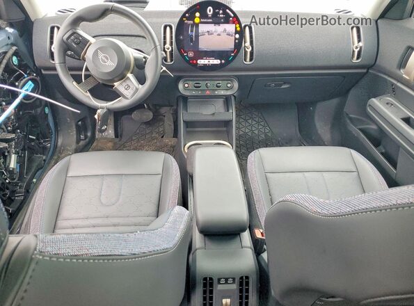 WMZ23GA09S7S03499 2025 MINI COUNTRYMAN Синий Вид панели приборов