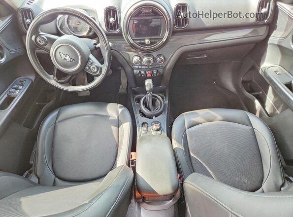WMZYV5C58K3F57929 2019 MINI COOPER White Vista del salpicadero