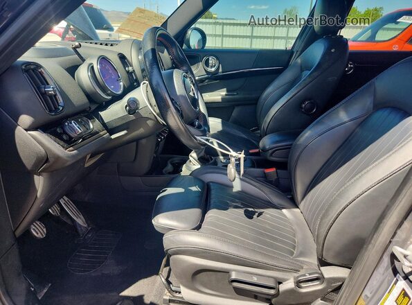 WMZYV9C36J3B92171 2018 MINI COOPER Gray წინა სალონის ხედი