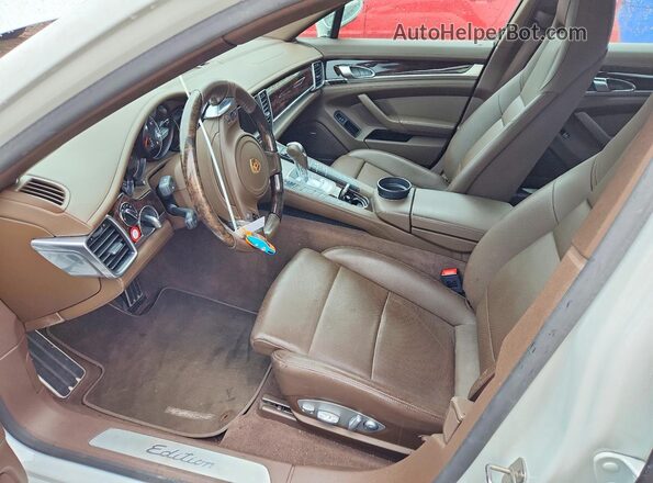 WP0AA2A71GL005144 2016 PORSCHE PANAMERA White Front interior view