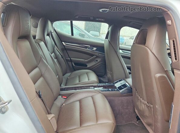 WP0AA2A71GL005144 2016 PORSCHE PANAMERA White Rear seats view