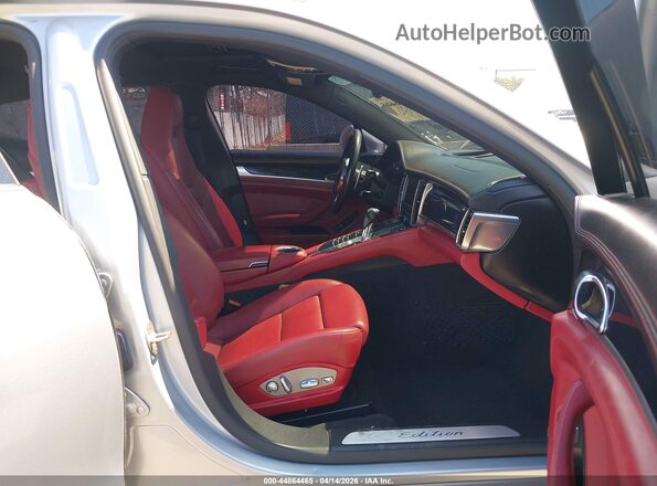 WP0AA2A72GL008019 2016 PORSCHE PANAMERA Серебряный Вид салона спереди