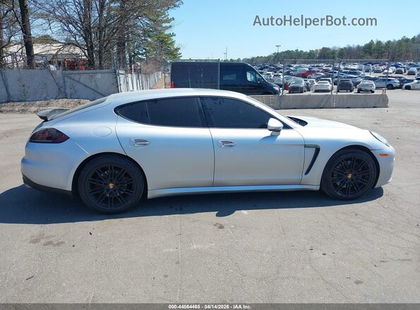 WP0AA2A72GL008019 2016 PORSCHE PANAMERA Серебряный Вид задней части салона