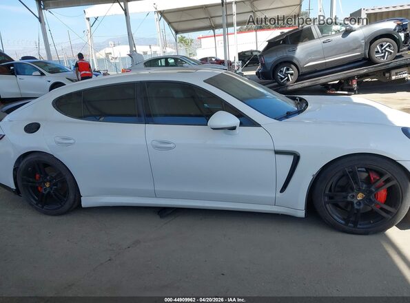 WP0AB2A70GL050315 2016 PORSCHE PANAMERA Белый Вид задней части салона