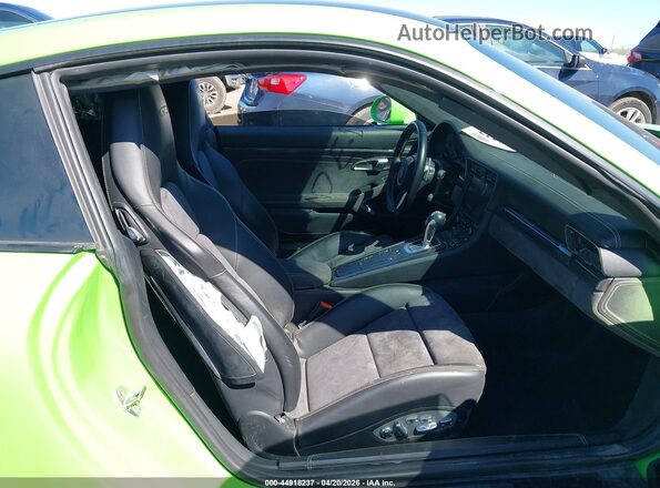 WP0AC2A95JS175760 2018 PORSCHE 911 Green Widok wnętrza z przodu