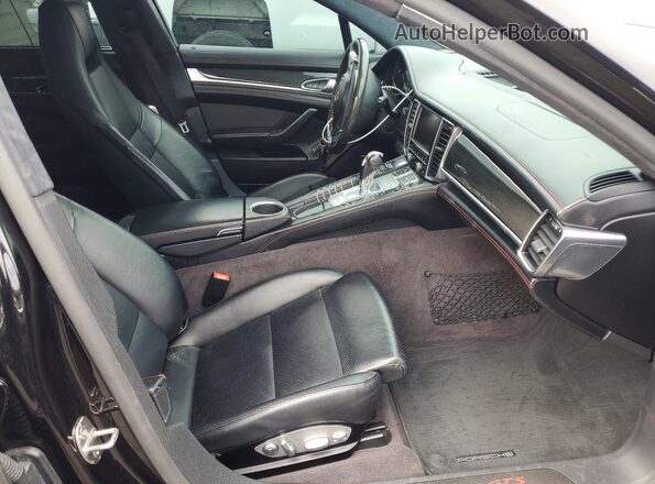 WP0AF2A79GL081387 2016 PORSCHE PANAMERA Черный Вид салона спереди