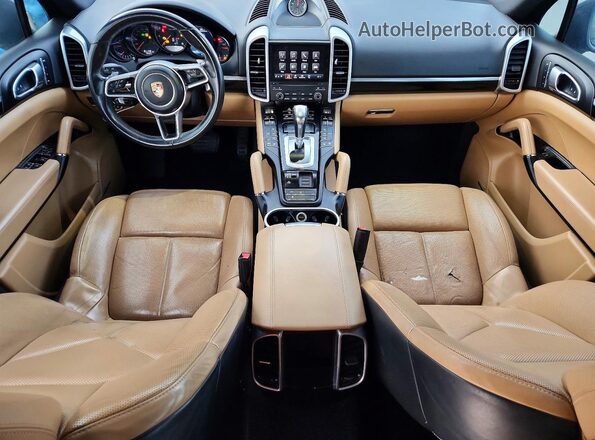 WP1AA2A22HKA89551 2017 PORSCHE CAYENNE Blue Widok deski rozdzielczej