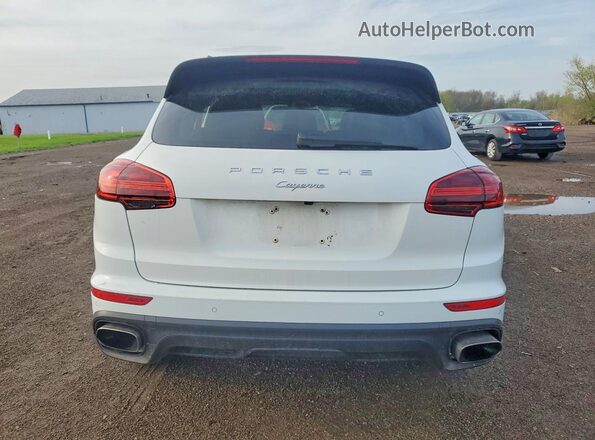 WP1AA2A25HKA86174 2017 PORSCHE CAYENNE Белый Вид сзади