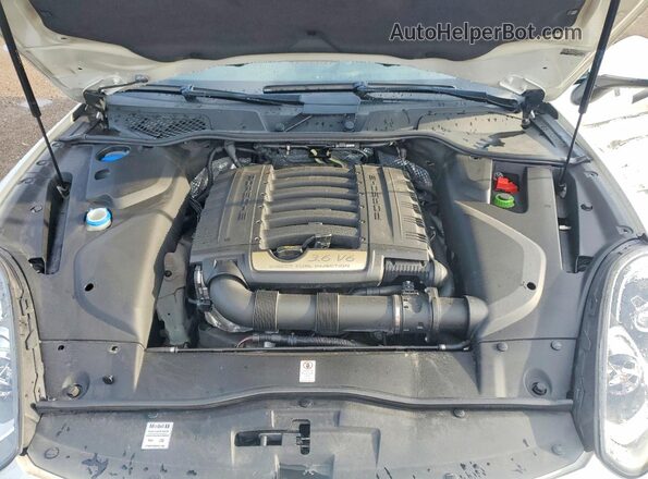 WP1AA2A25HKA86174 2017 PORSCHE CAYENNE Белый Вид подкапотного пространства