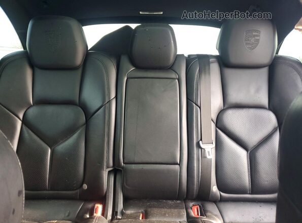 WP1AA2A25HKA86174 2017 PORSCHE CAYENNE Белый Вид задних сидений