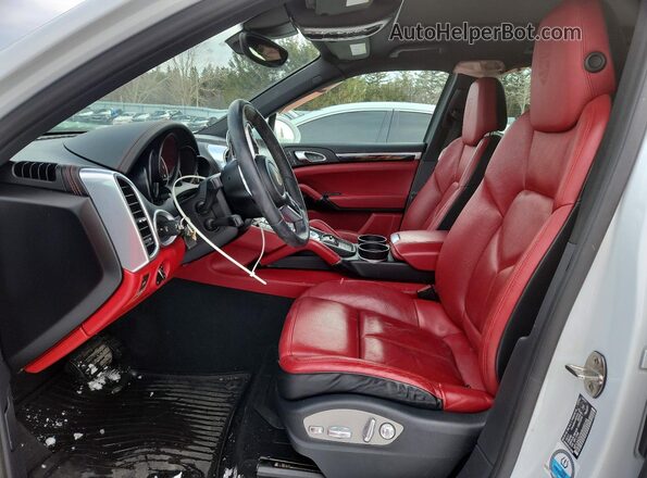 WP1AA2A25HKA90144 2017 PORSCHE CAYENNE White Vista interior delantera
