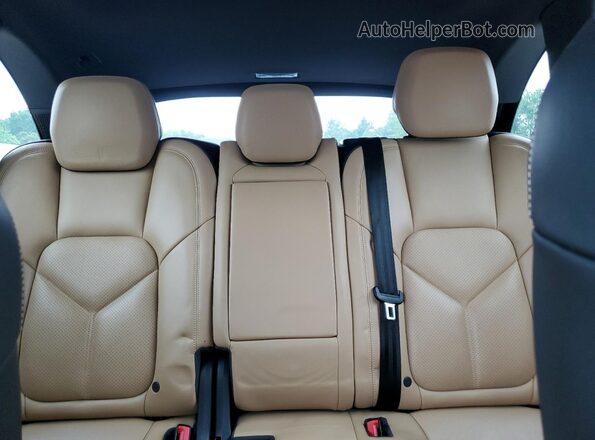 WP1AA2A25HKA90872 2017 PORSCHE CAYENNE Blue Widok tylnych siedzeń