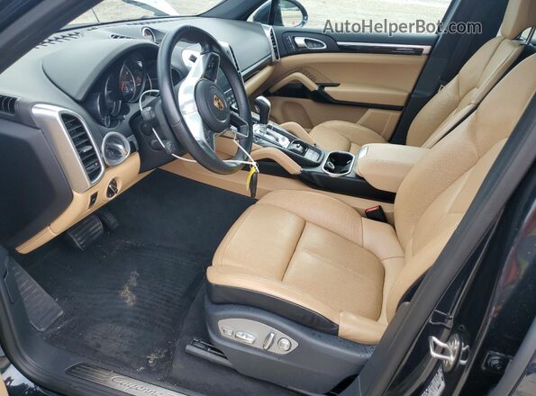 WP1AA2A25HKA90872 2017 PORSCHE CAYENNE Blue Widok wnętrza z przodu