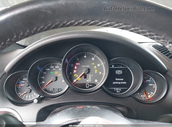 WP1AA2A2XHKA82816 2017 PORSCHE CAYENNE Black Widok tylnych siedzeń