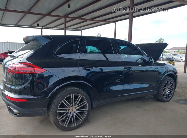 WP1AA2A2XHKA82816 2017 PORSCHE CAYENNE Black Widok wnętrza z tyłu