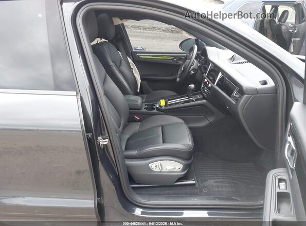 WP1AA2A50PLB14515 2023 PORSCHE MACAN Черный Вид салона спереди
