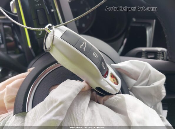 WP1AA2A51SLB02401 2025 PORSCHE MACAN White Dashboard view