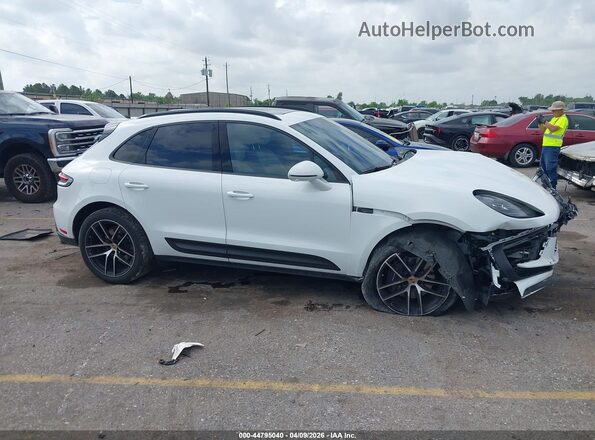 WP1AA2A54PLB21841 2023 PORSCHE MACAN White Widok wnętrza z tyłu