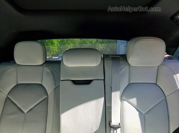 WP1AA2A56RLB01397 2024 PORSCHE MACAN White Widok tylnych siedzeń