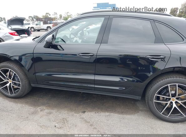 WP1AA2A56SLB04435 2025 PORSCHE MACAN Black 360 interior view