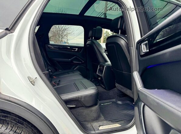WP1AA2AY0KDA00205 2019 PORSCHE CAYENNE White Вид ззаду