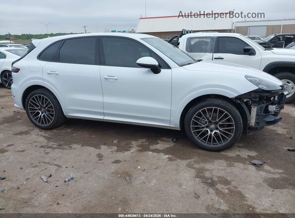 WP1AA2AY2LDA09327 2020 PORSCHE CAYENNE Белый Вид задней части салона