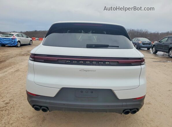 WP1AA2AY3RDA13895 2024 PORSCHE CAYENNE White Vista trasera