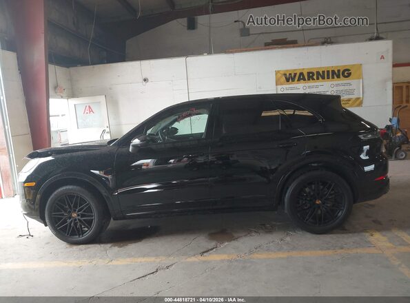 WP1AA2AY3TDA00829 2026 PORSCHE CAYENNE Black Панорамний вид салону 360°