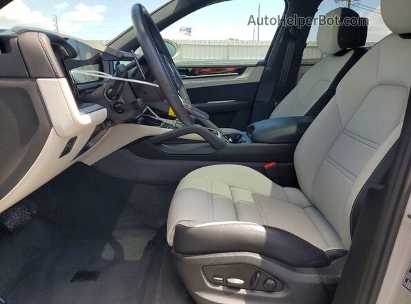 WP1AA2AY8SDA03319 2025 PORSCHE CAYENNE White Front interior view