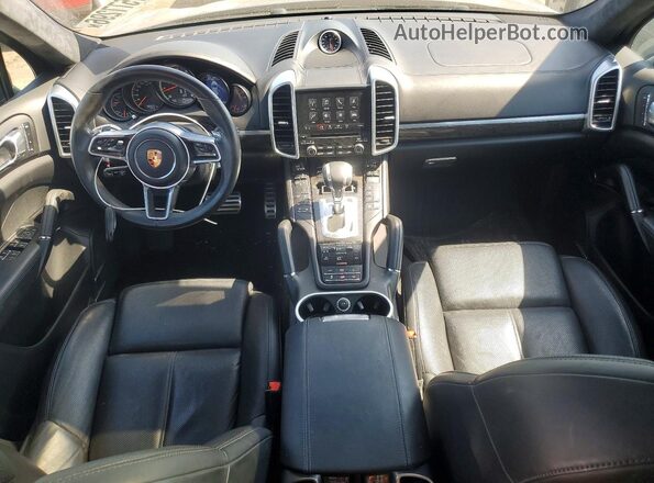 WP1AC2A2XHLA93027 2017 PORSCHE CAYENNE Silver Widok deski rozdzielczej