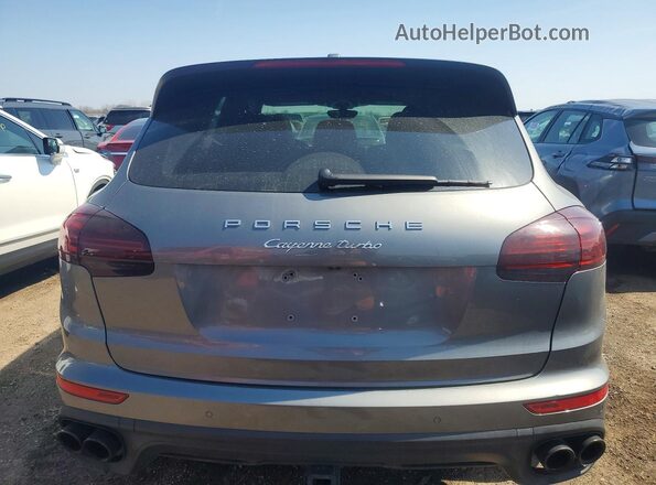 WP1AC2A2XHLA93027 2017 PORSCHE CAYENNE Silver Widok z tyłu